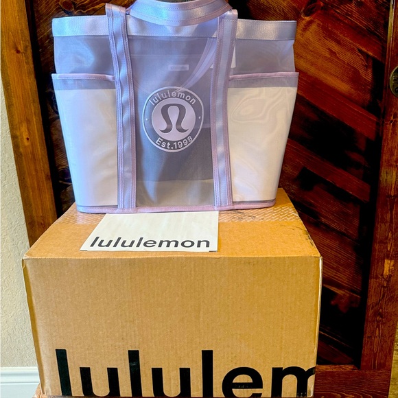 Lululemon Athletica Soft Purple Tote - Picture 4 of 4
